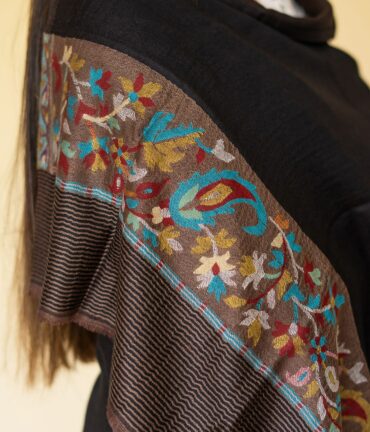 Pure Pashmina Stole with Kani Work Border | Black Pashmina Stole Online | Best Kashmiri Stoles Online - Luxury Pashmina