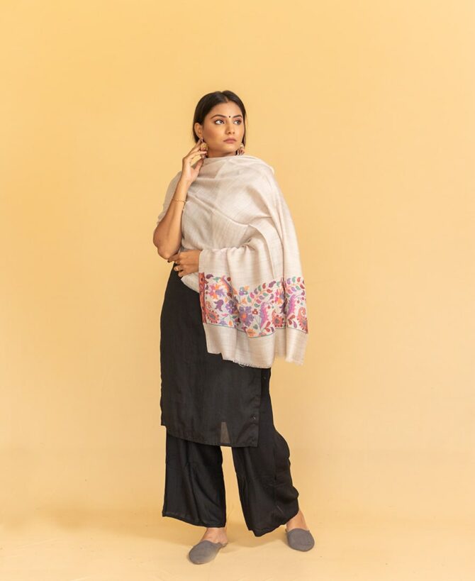 Pure Pashmina Stole with Kani Work Border | Light Grey Pashmina Stole Online | Kashmiri Stoles Online - Luxury Pashmina