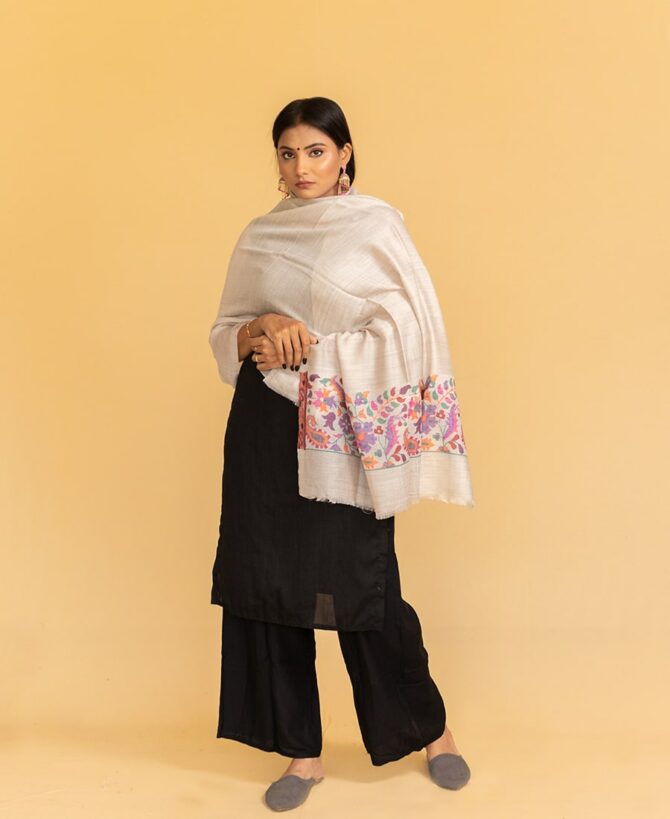 Pure Pashmina Stole with Kani Work Border | Light Grey Pashmina Stole Online | Kashmiri Stoles Online - Luxury Pashmina